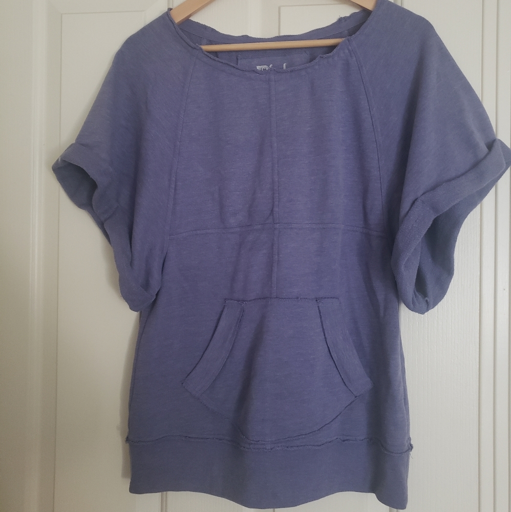 Short sleeve sweater